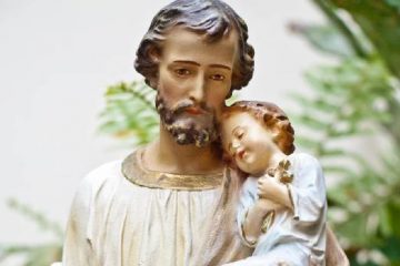 San José con el niño Jesús en brazos