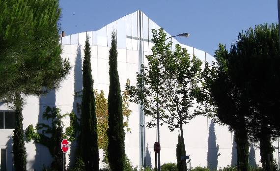 Fachada de la parroquia