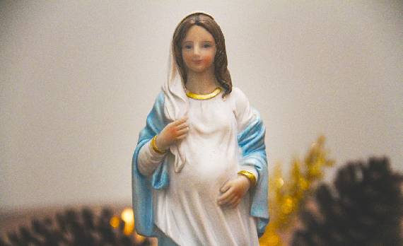 La Virgen María embarazada