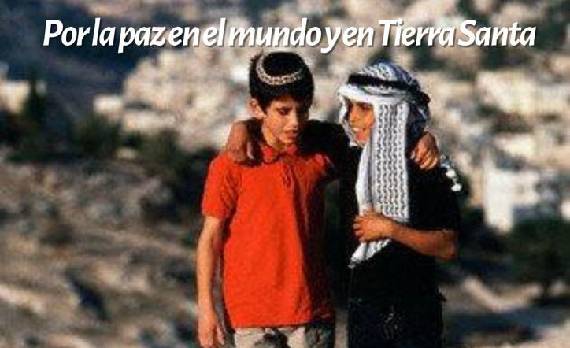 Niño judío y palestido caminando juentos